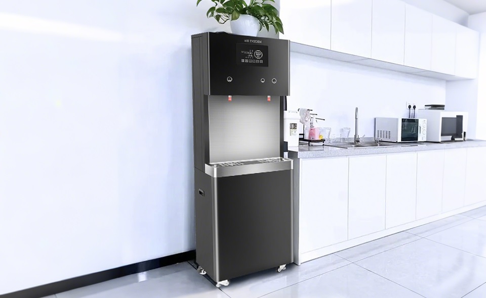 你喝的桶裝水安全嗎？直飲水機(jī)能不能替代桶裝水？